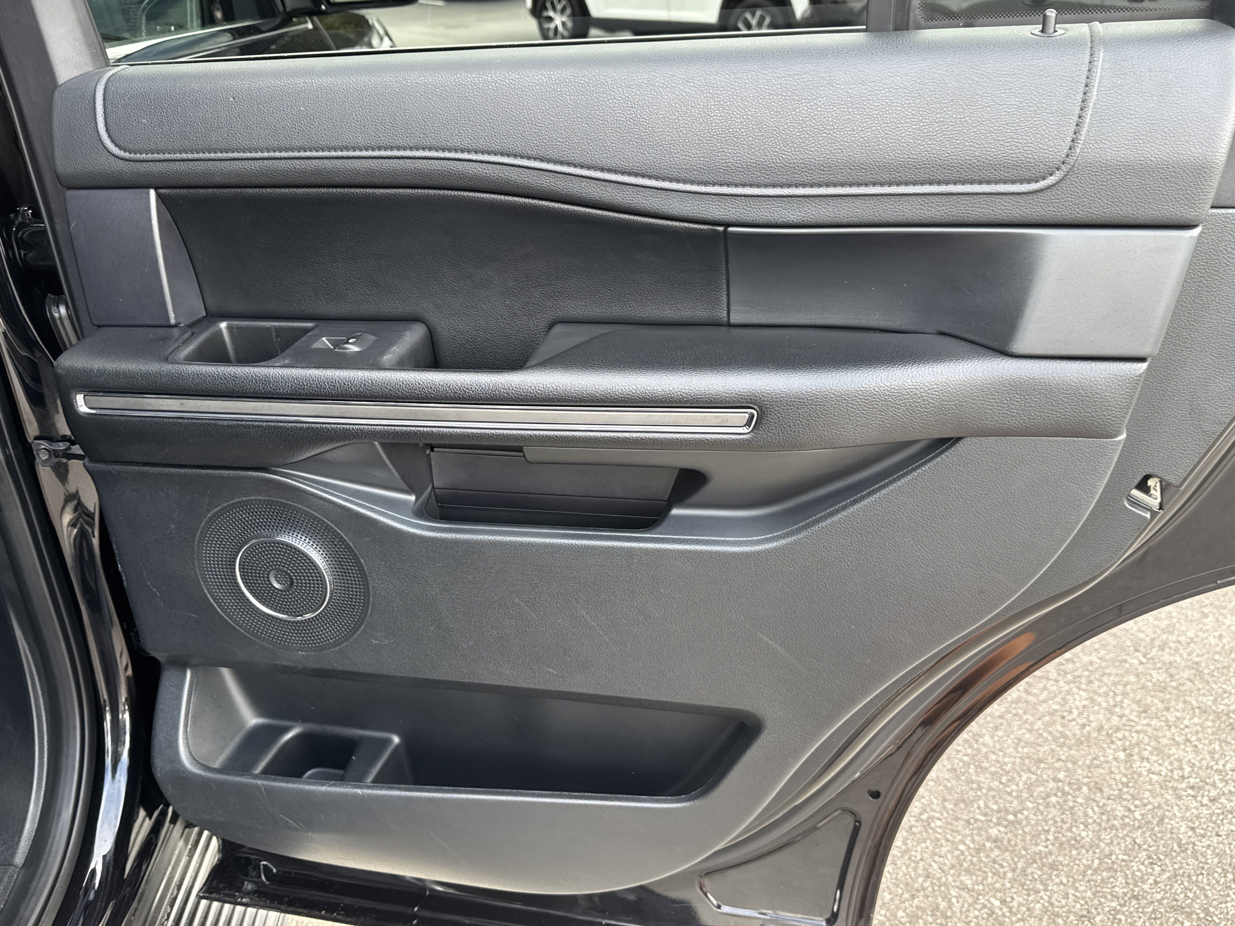 Used 2021 Ford Expedition XLT image 22