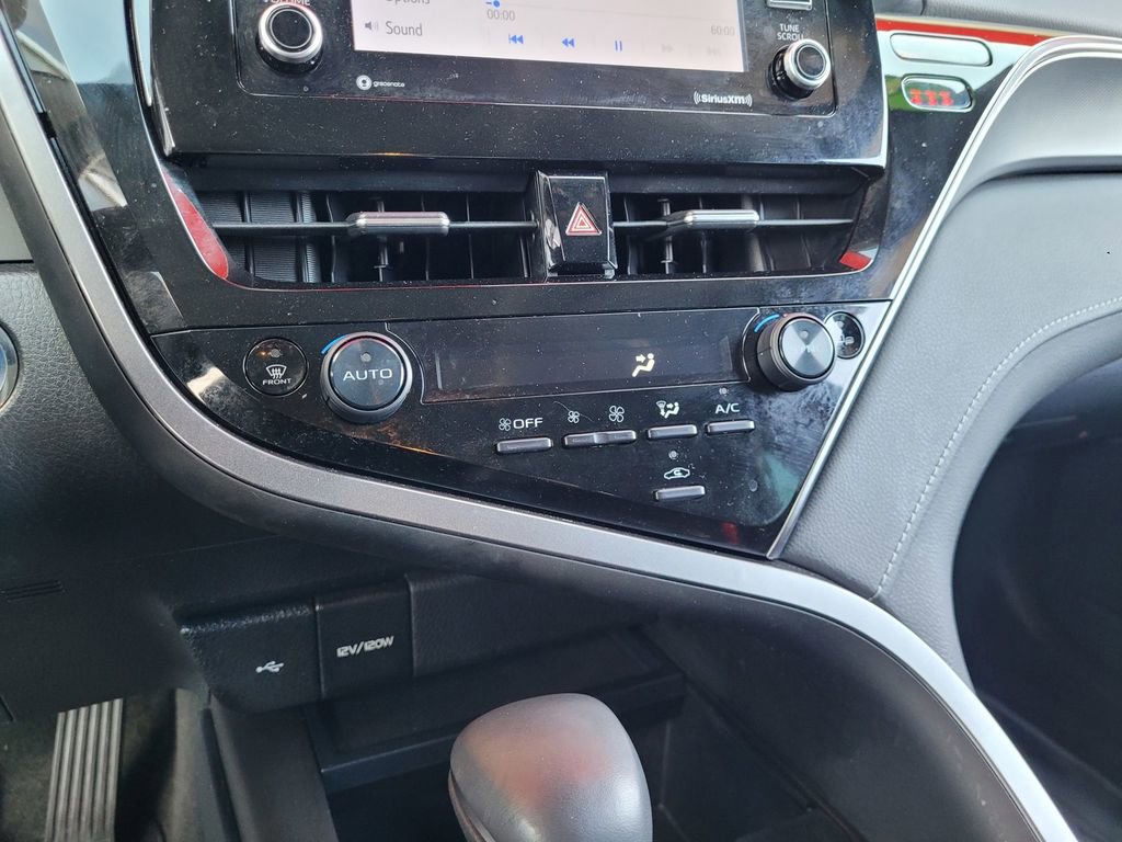 Used 2023 Toyota Camry SE image 15
