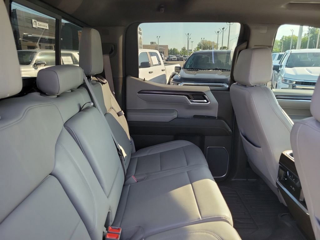 Used 2024 GMC Sierra 1500 SLT w/ SLT Premium Plus Package AWD/4WD image 32