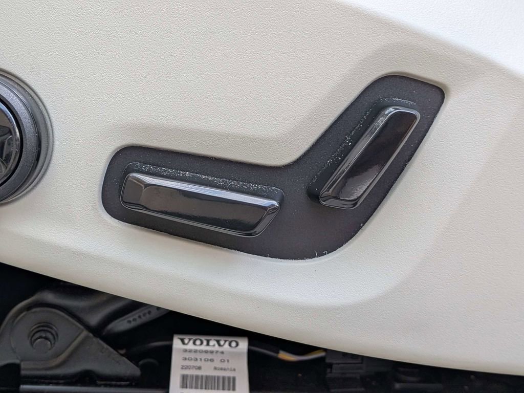 Certified 2023 Volvo XC90 B5 Core w/ Protection Package Premier image 21