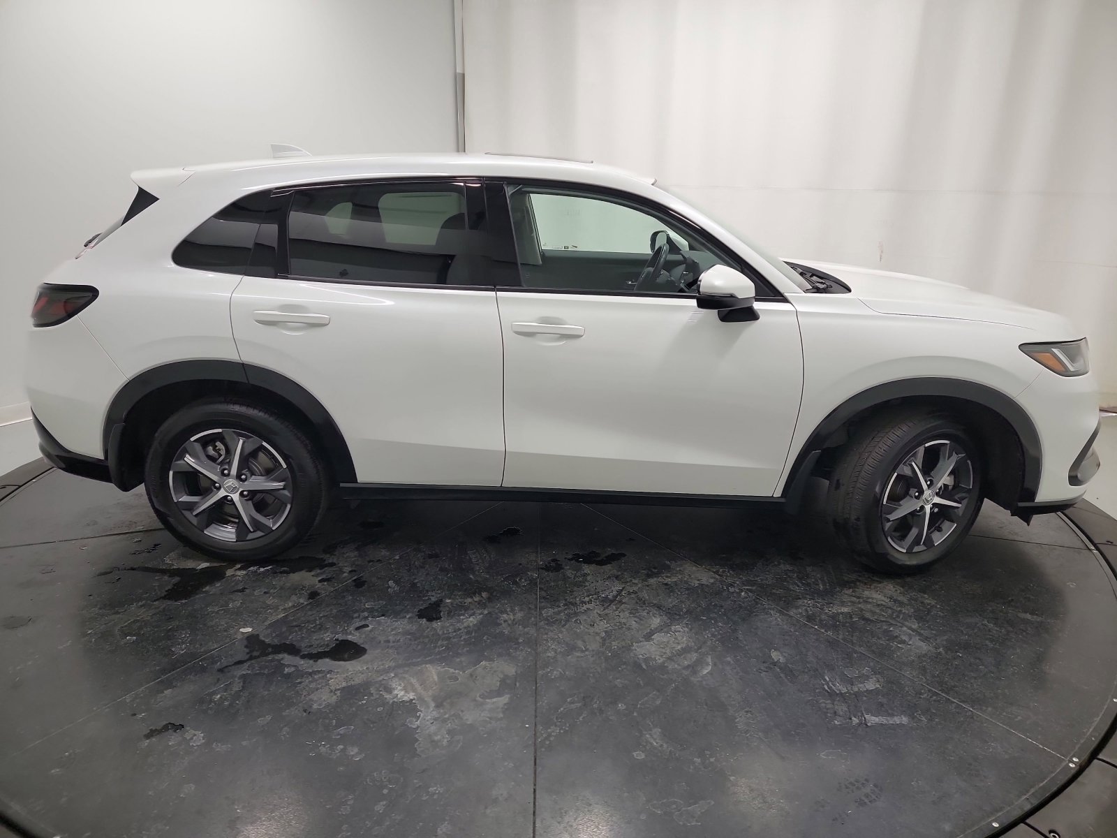 Used 2025 Honda HR-V EX-L image 11