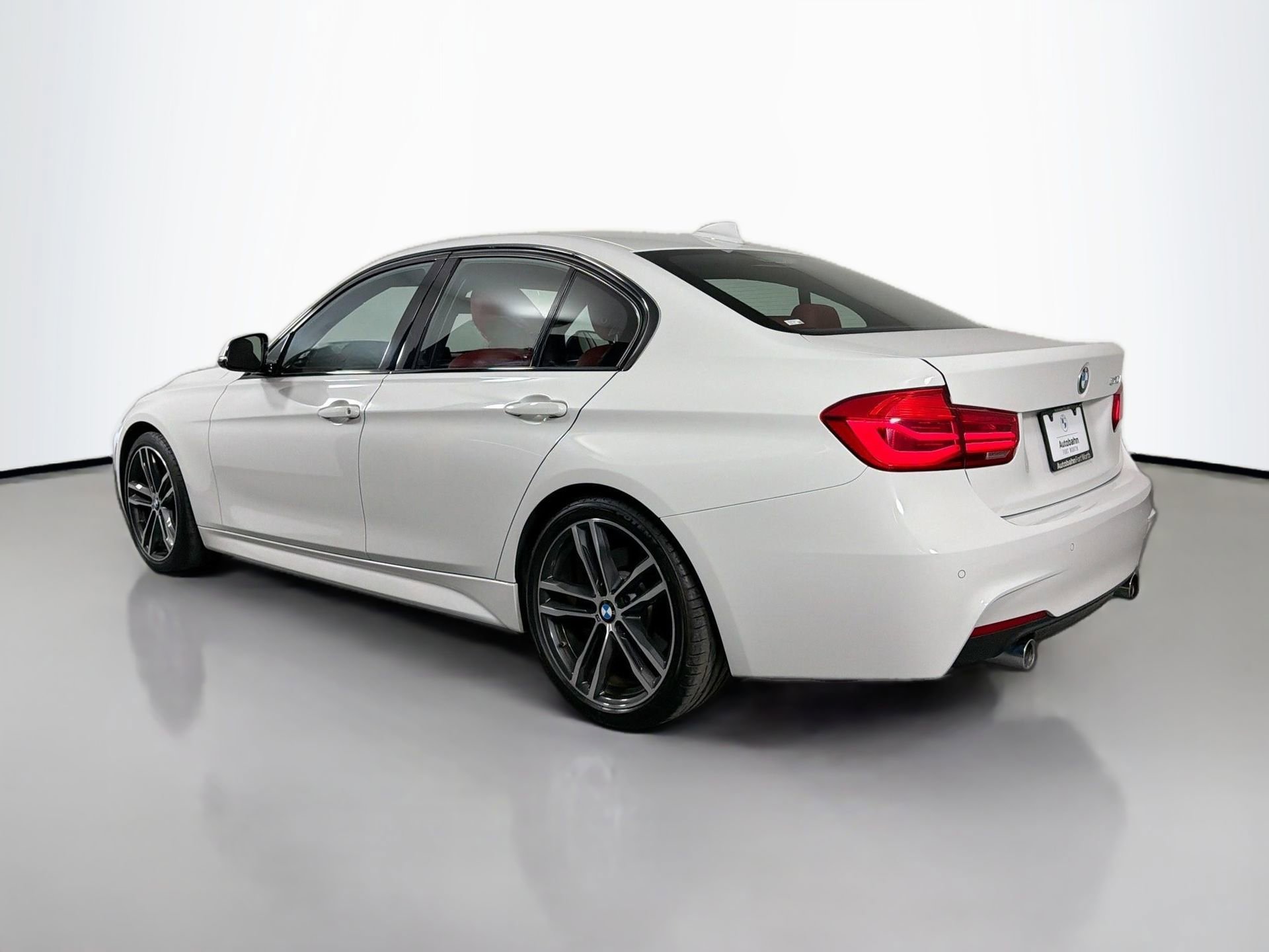 Used 2018 BMW 340i Sedan w/ Premium Package image 8