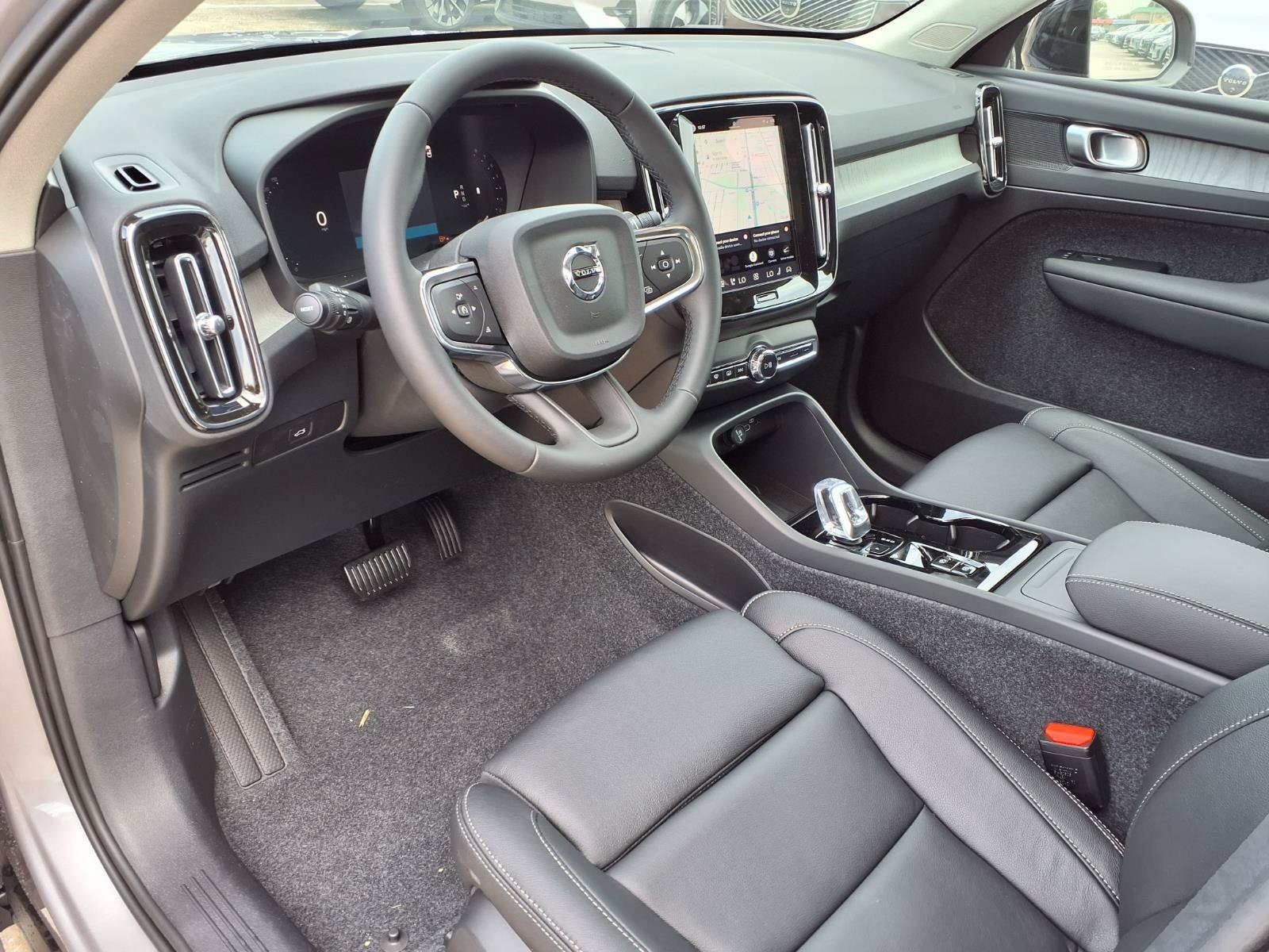 New 2026 Volvo XC40 B5 Plus w/ Protection Package Premier AWD/4WD image 12