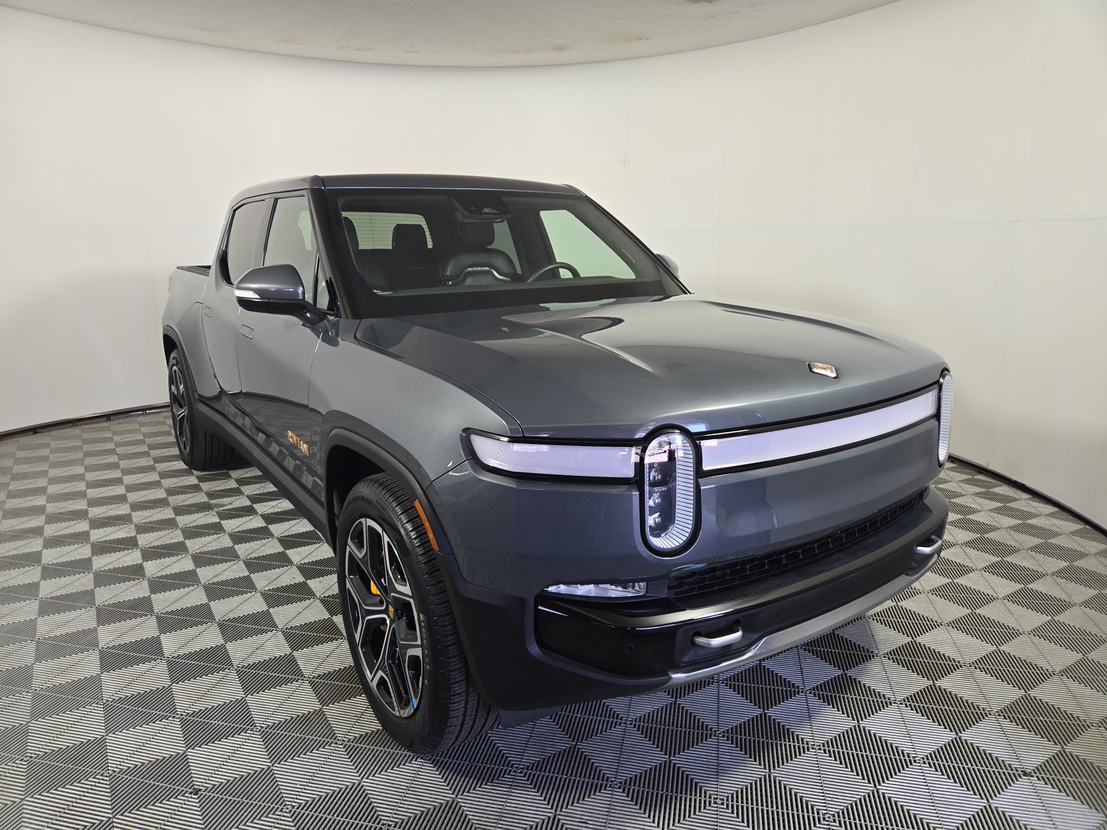 Used 2024 Rivian R1T Adventure AWD/4WD image 7