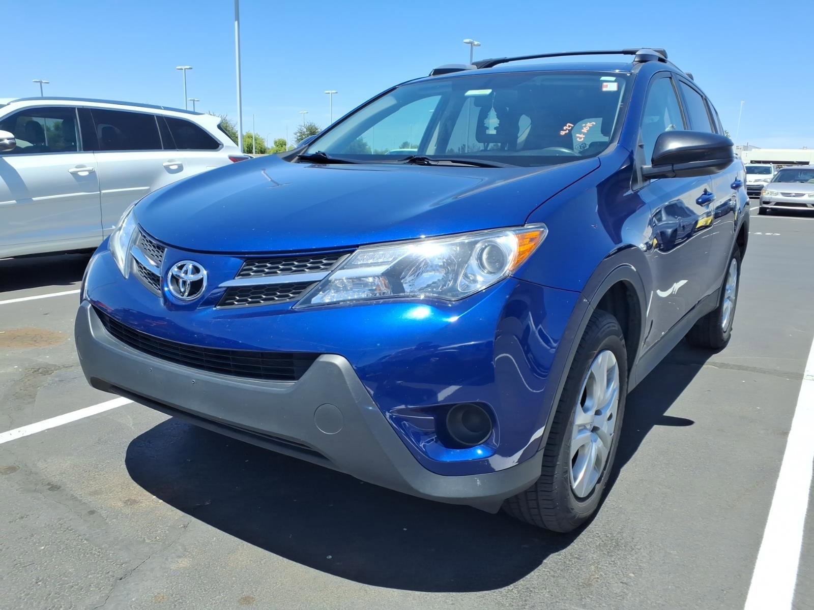Used 2014 Toyota RAV4 LE AWD/4WD image 2
