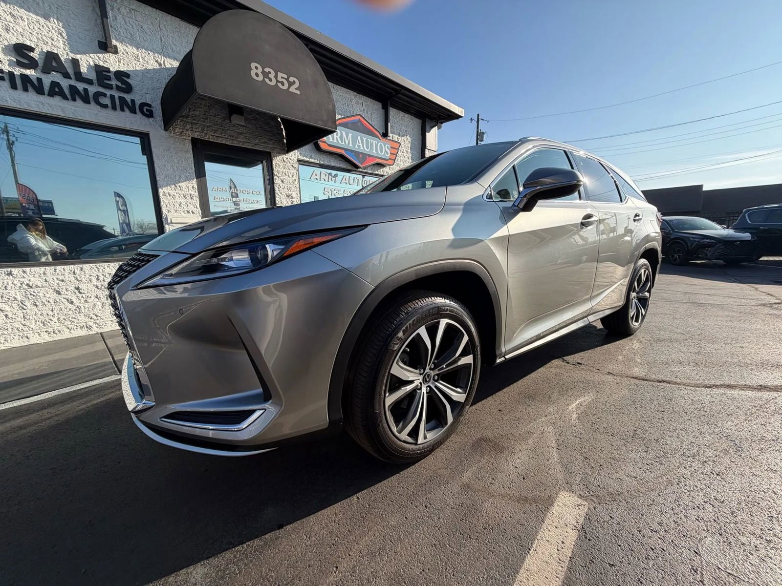 Used 2020 Lexus RX 350L Premium w/ Premium Package image 2