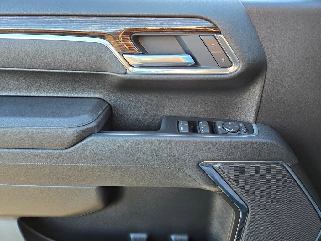 Certified 2025 GMC Sierra 1500 Elevation image 16