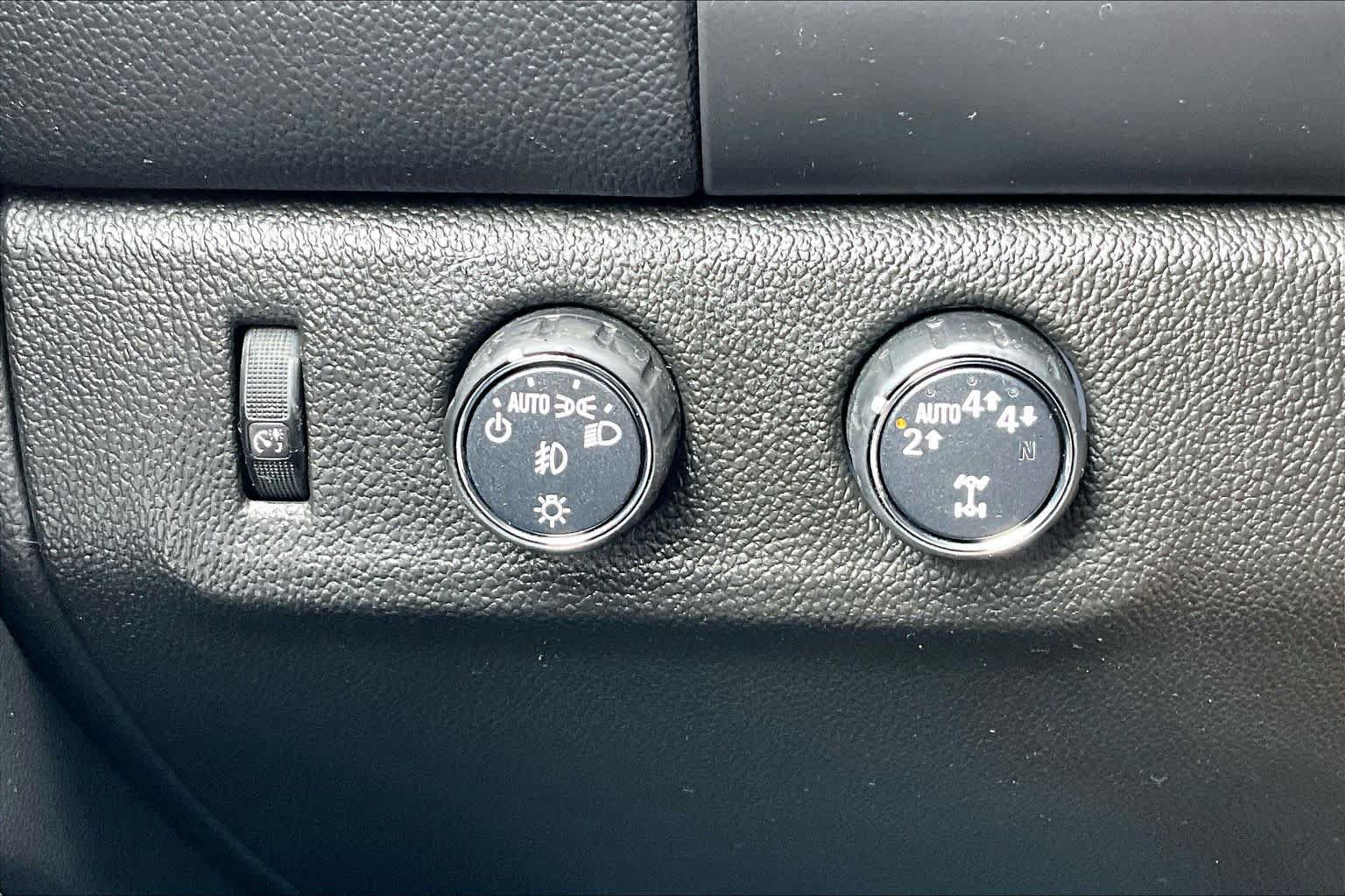 Used 2022 Chevrolet Colorado LT w/ Safety Package AWD/4WD image 36