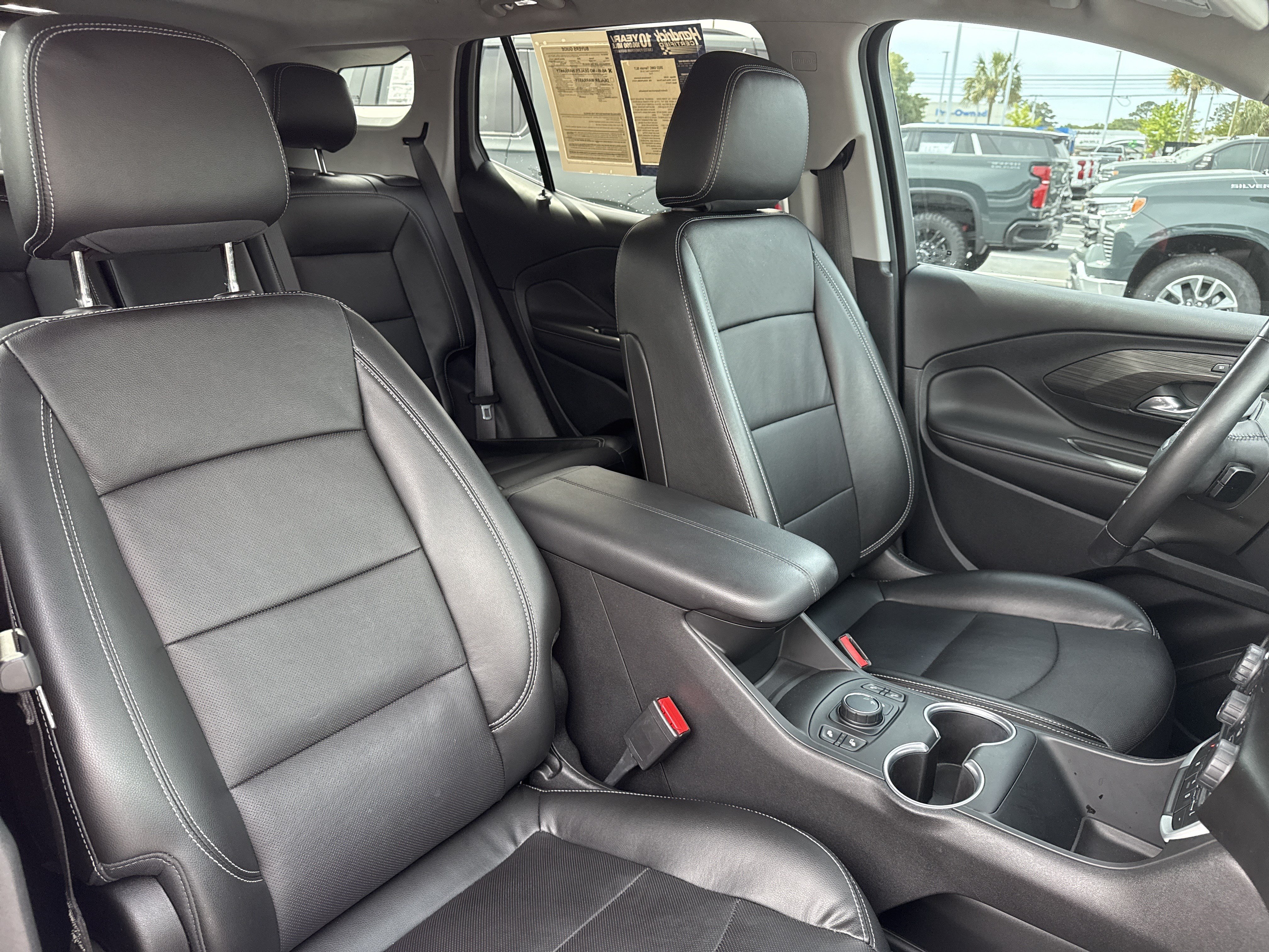 Used 2022 GMC Terrain SLT FWD image 32