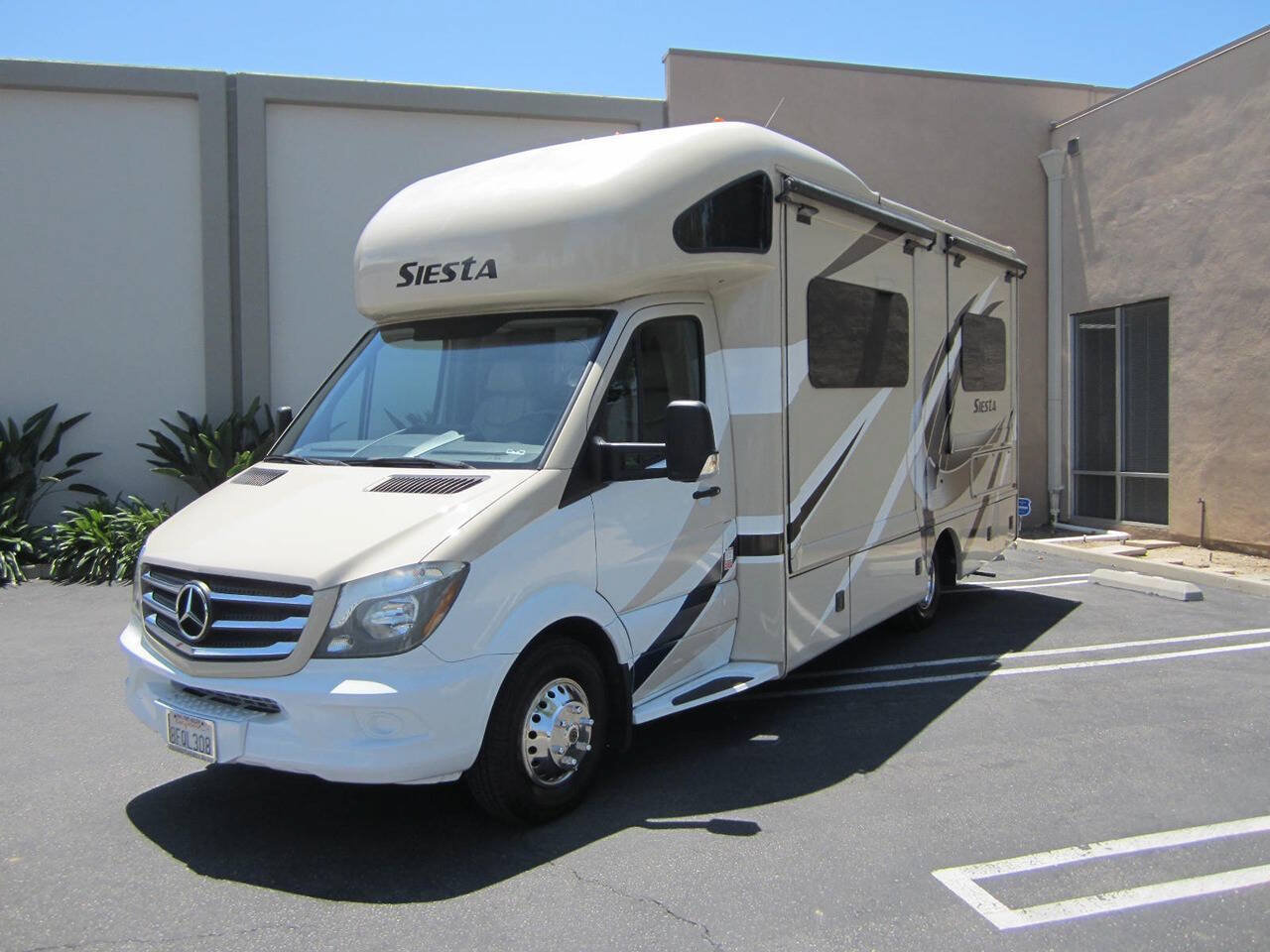 Used 2017 Mercedes-Benz Sprinter 3500 image 5