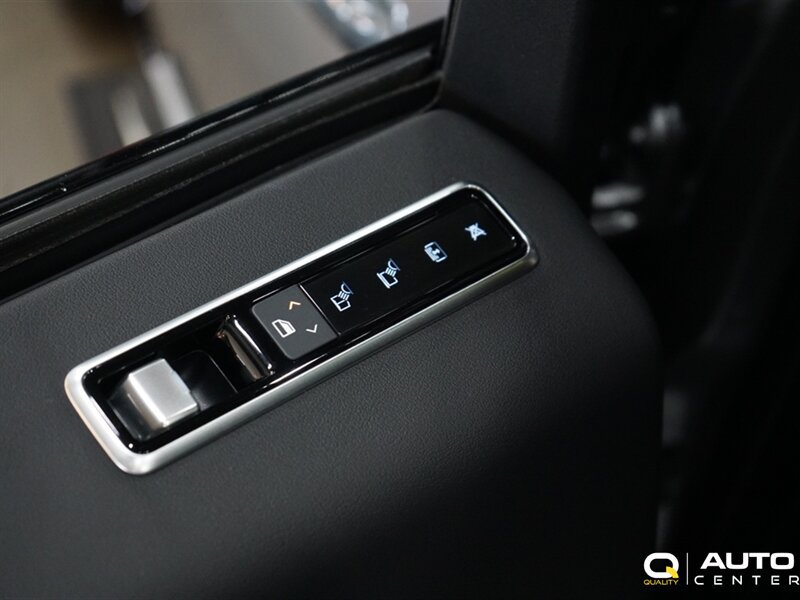 Used 2019 Land Rover Range Rover HSE AWD/4WD image 32