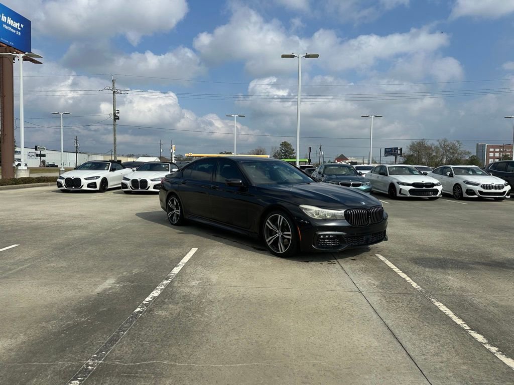 Used 2017 BMW 740i image 3