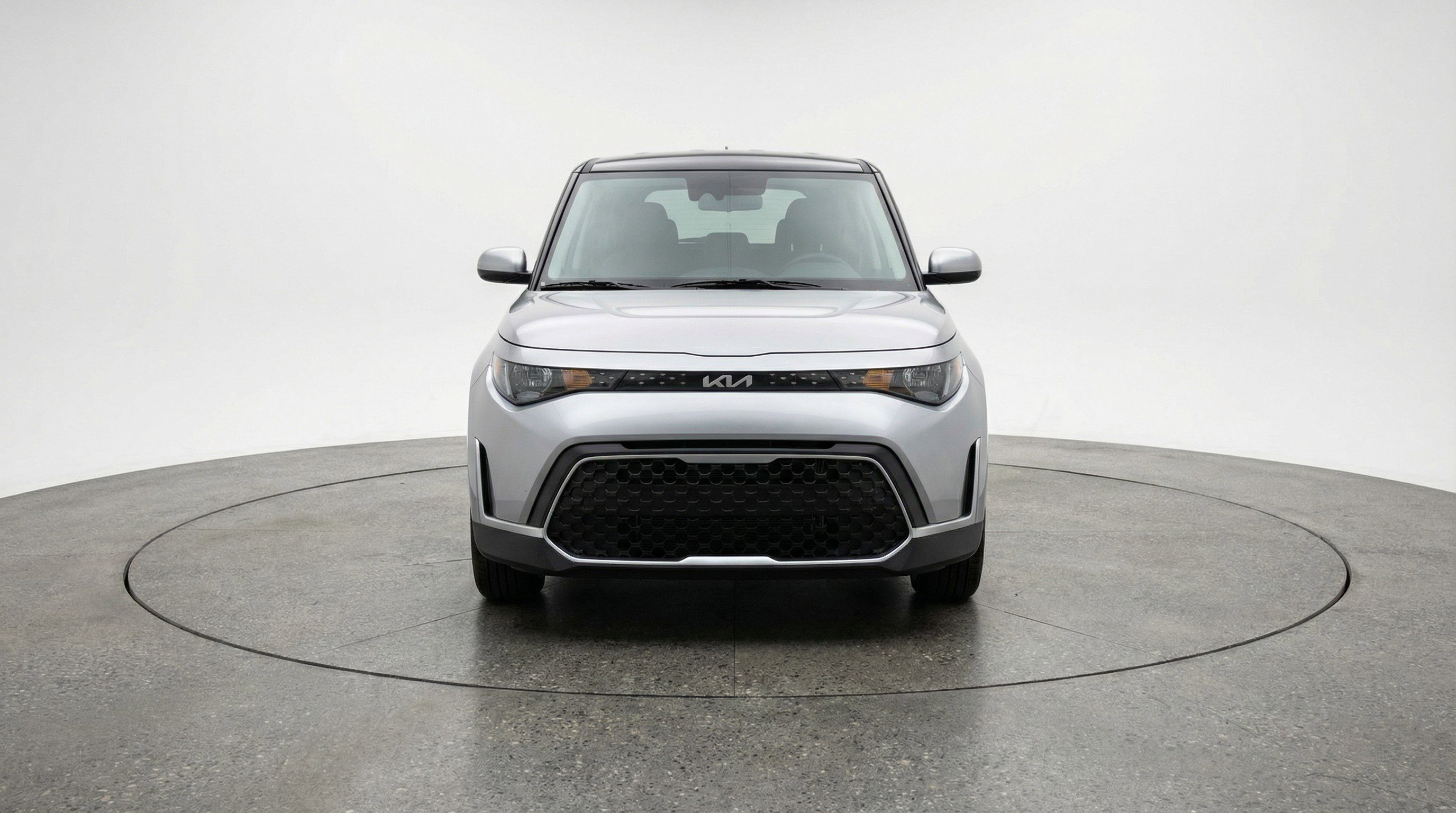 Used 2025 Kia Soul LX w/ LX Technology Package FWD image 2