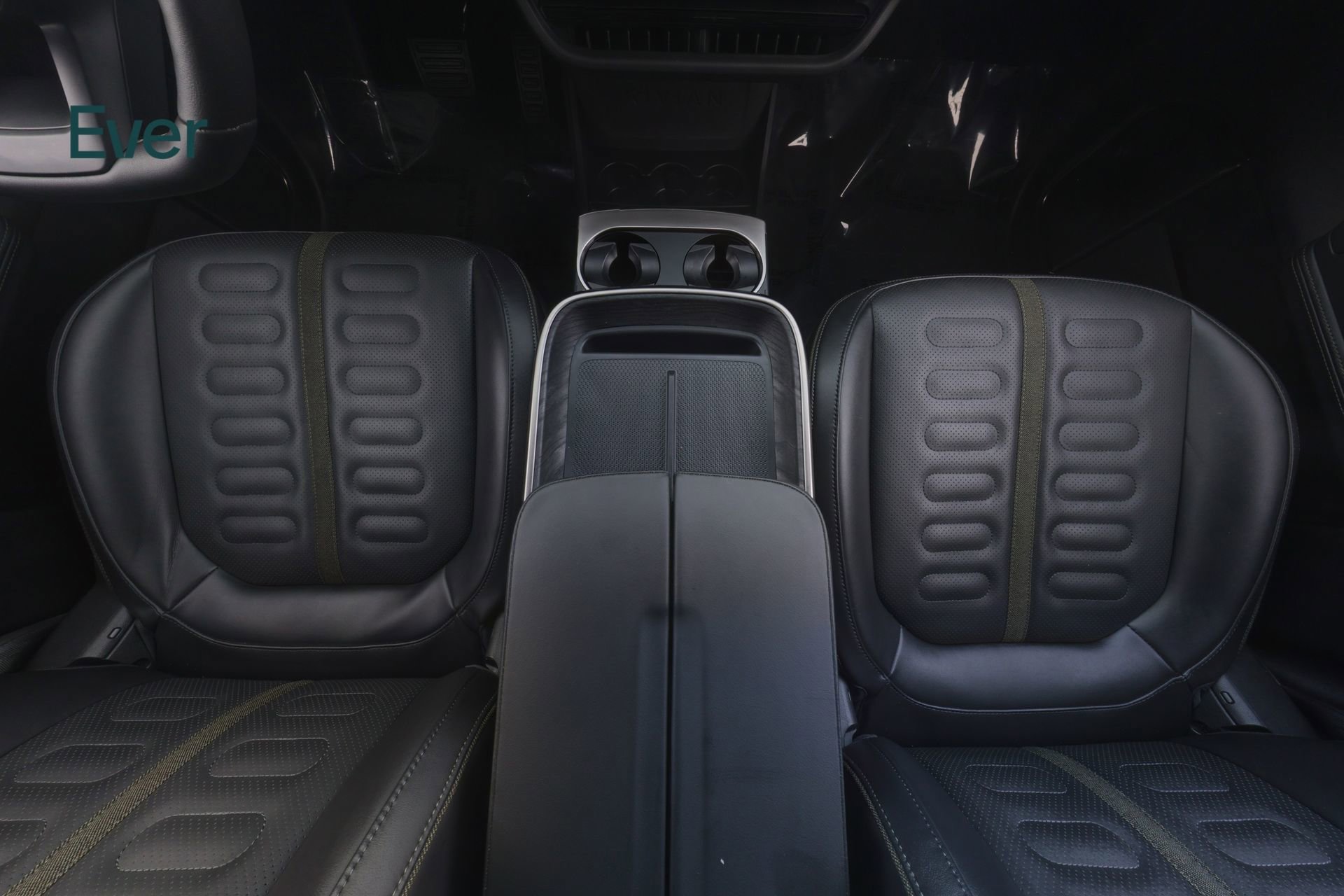 Used 2025 Rivian R1S Adventure AWD/4WD image 29