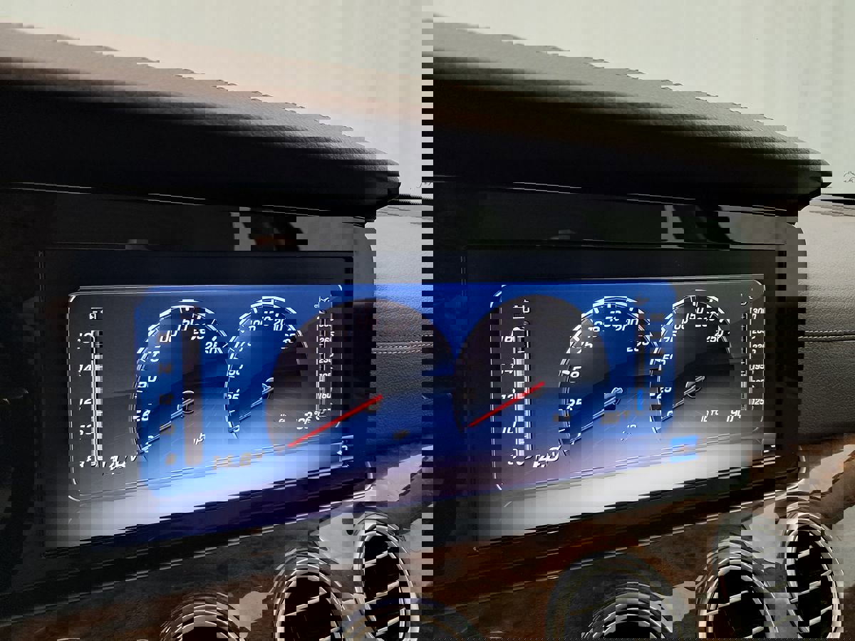 Used 2018 Mercedes-Benz E 300 4MATIC image 25