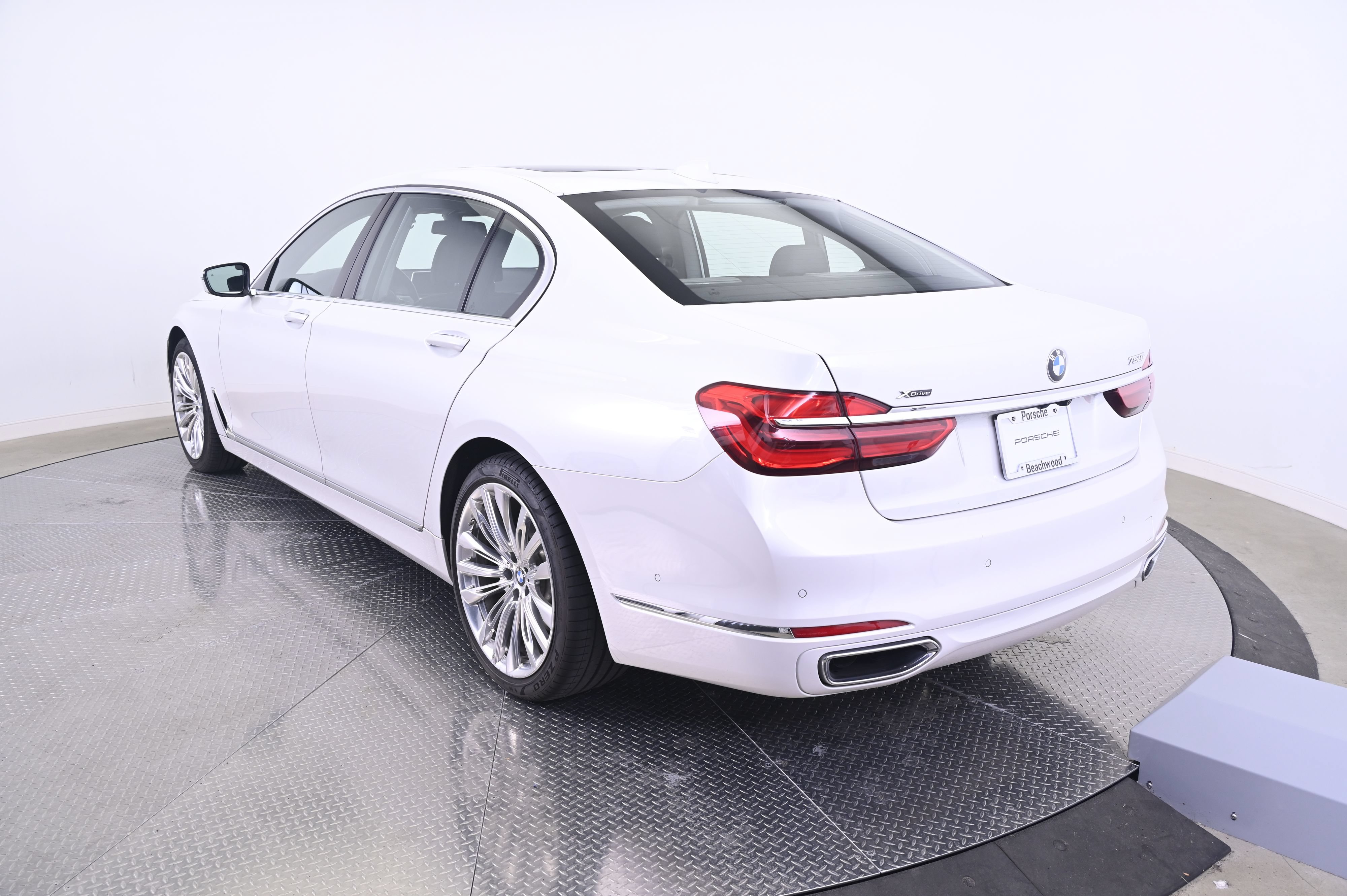 Used 2018 BMW 750i xDrive AWD/4WD image 3