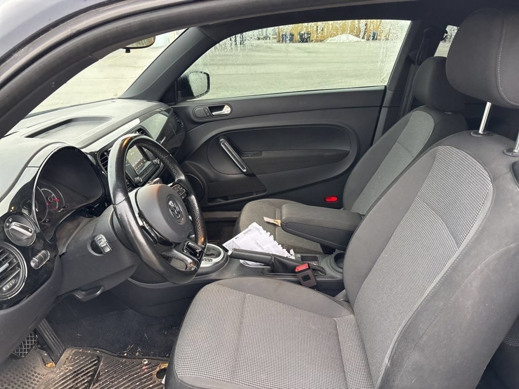 Used 2018 Volkswagen Beetle 2.0T S FWD image 40
