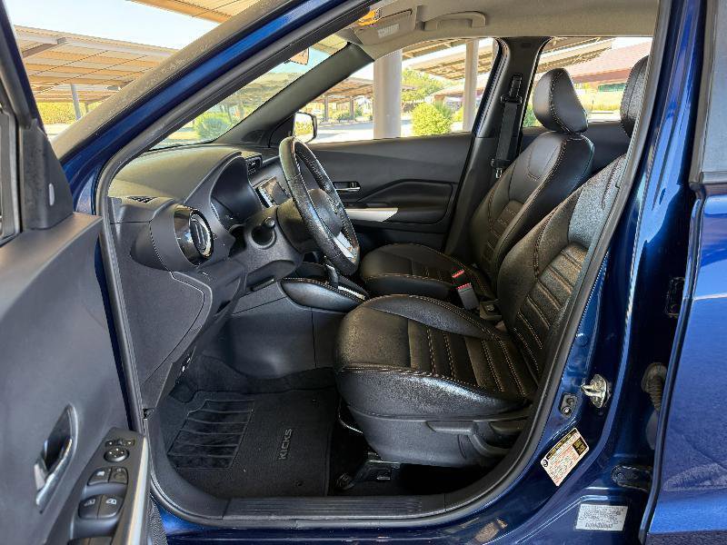 Used 2019 Nissan Kicks SR w/ SR Premium Package FWD image 9
