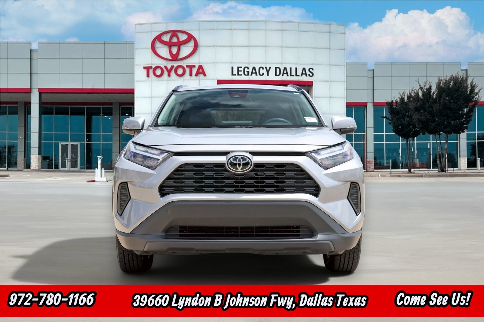 Used 2024 Toyota RAV4 XLE FWD image 5