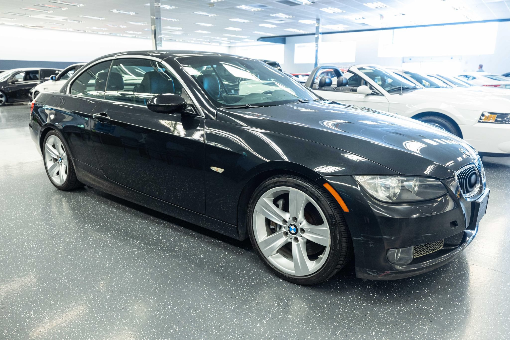 Used 2009 BMW 335i Convertible w/ Premium Pkg RWD image 4
