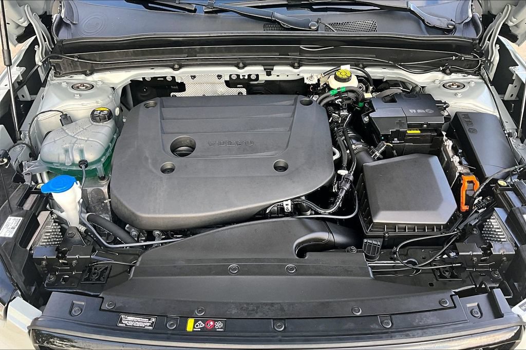 Certified 2026 Volvo XC40 B5 Ultra AWD/4WD image 13