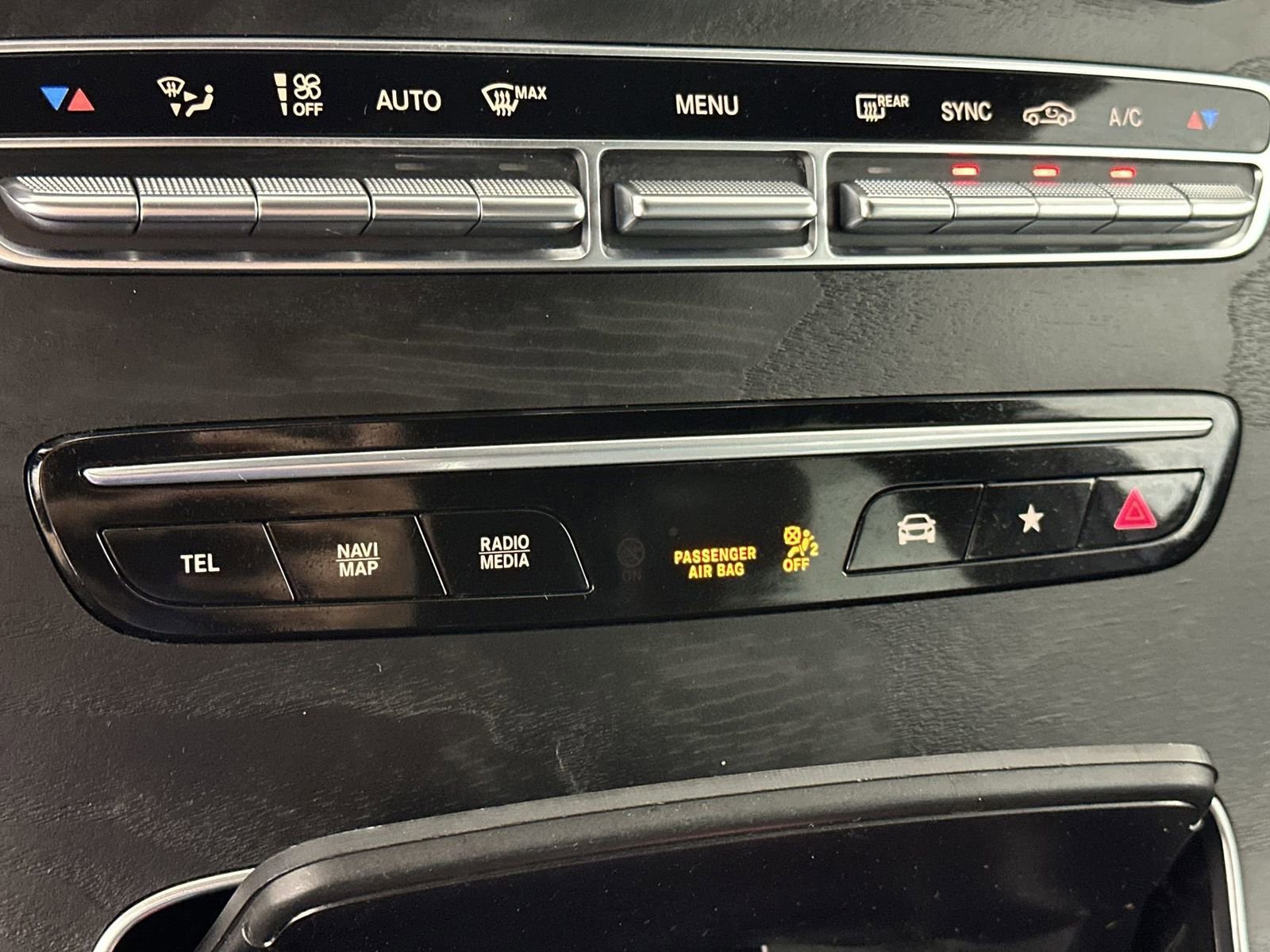 Used 2022 Mercedes-Benz GLC 300 4MATIC w/ Premium Package Lite image 18