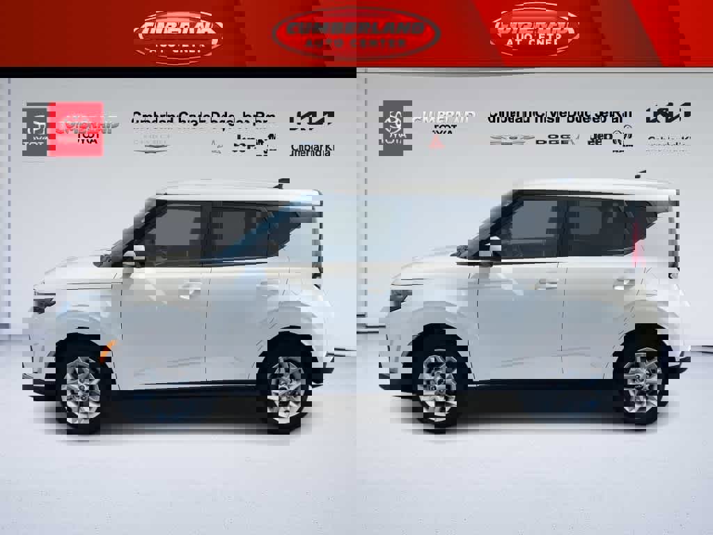 Used 2025 Kia Soul LX w/ LX Technology Package image 5