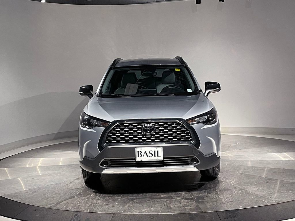 Used 2025 Toyota Corolla Cross LE image 9