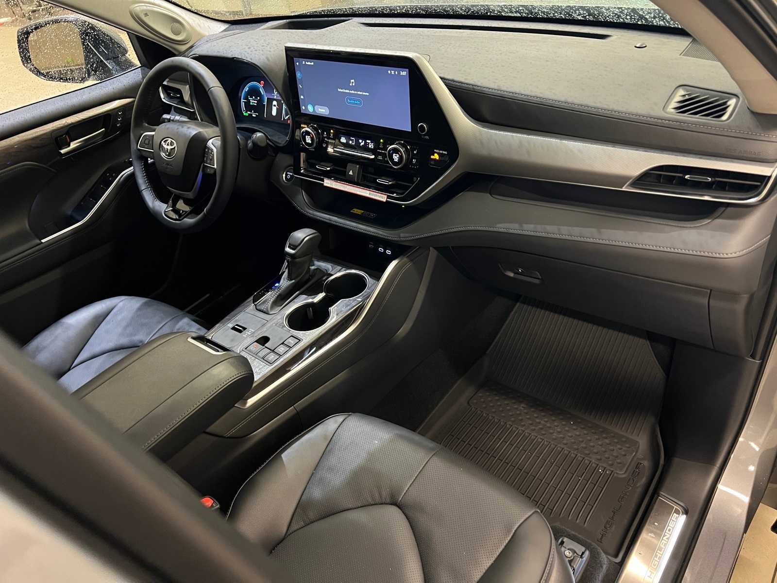 Certified 2025 Toyota Highlander Platinum image 15