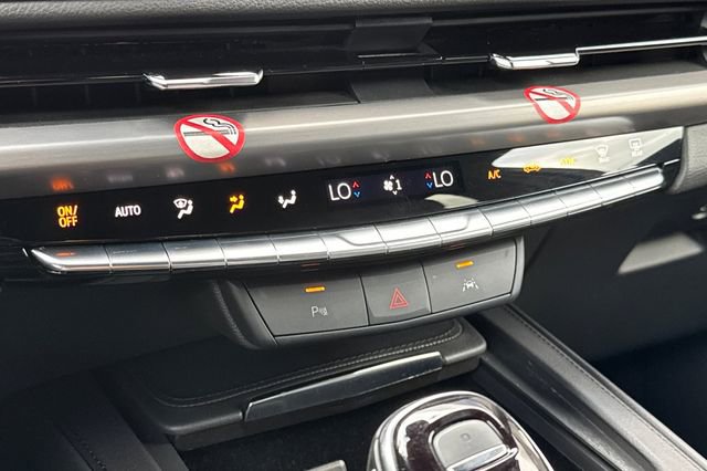 Used 2024 Cadillac XT4 Premium Luxury image 28