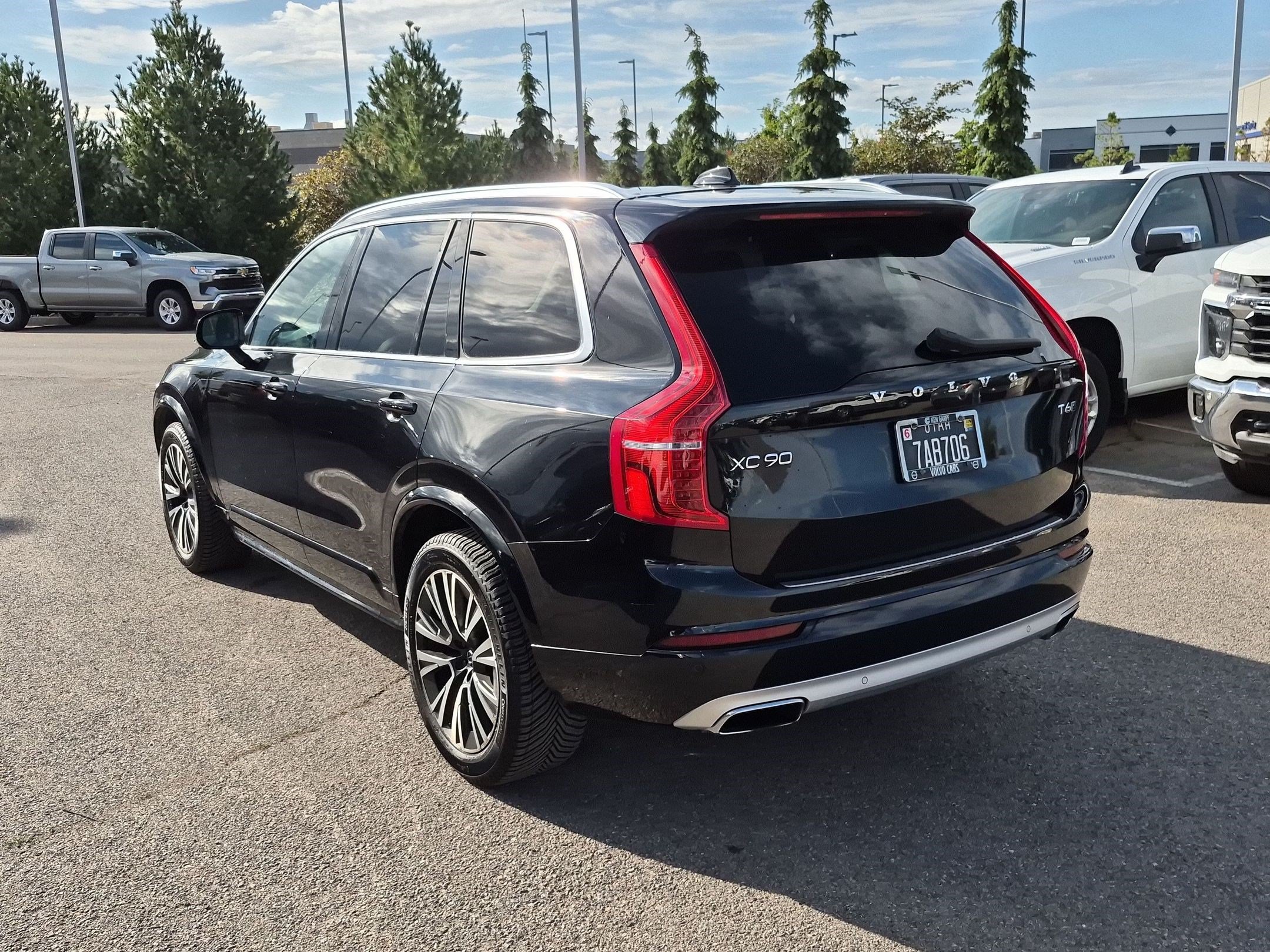 Used 2020 Volvo XC90 T6 Momentum w/ Protection Package Premier AWD/4WD image 5