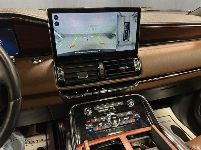 Used 2023 Lincoln Navigator Reserve image 18