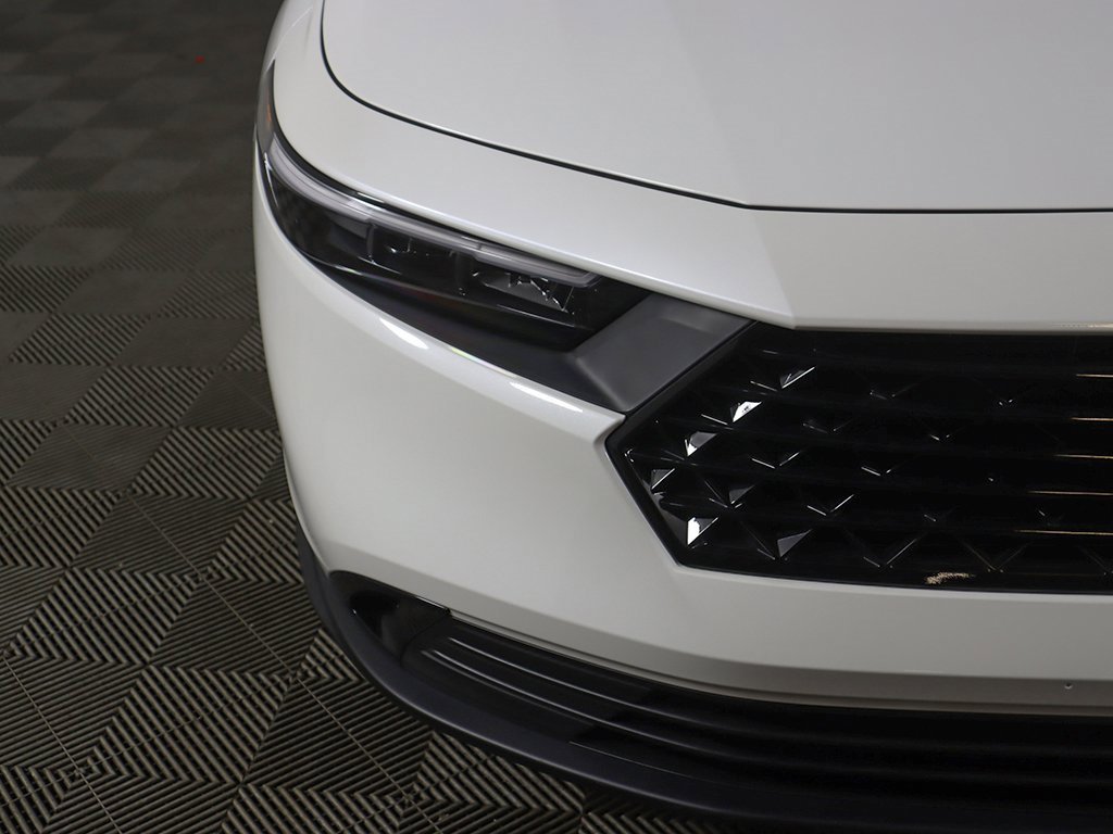 Certified 2025 Honda Accord SE image 13