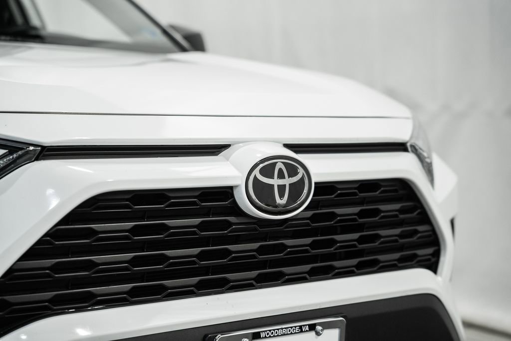 Used 2024 Toyota RAV4 LE image 10
