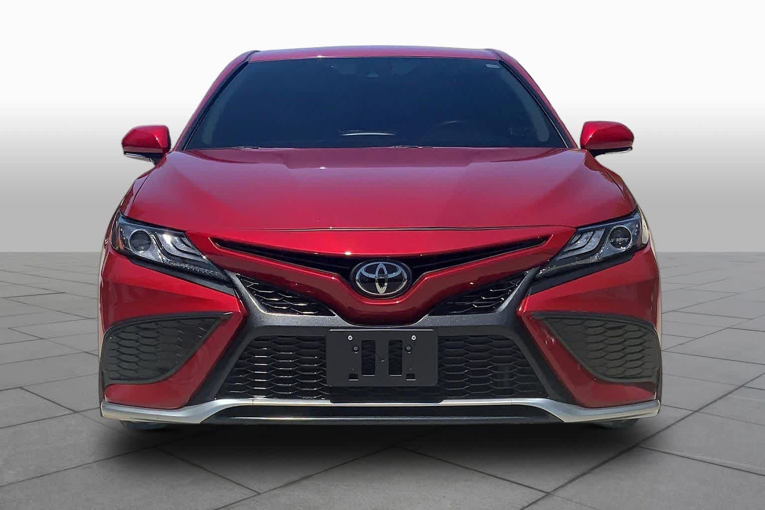 Used 2023 Toyota Camry XSE FWD image 4