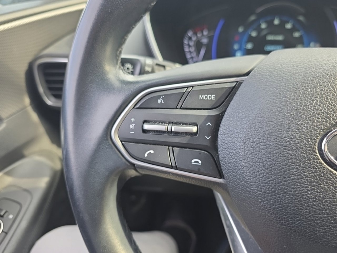 Used 2020 Hyundai Santa Fe SEL w/ Convenience Package image 31