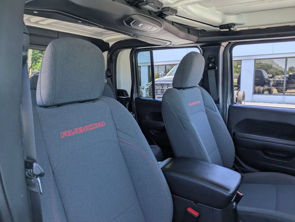 Used 2024 Jeep Gladiator Rubicon w/ Safety Group AWD/4WD image 19