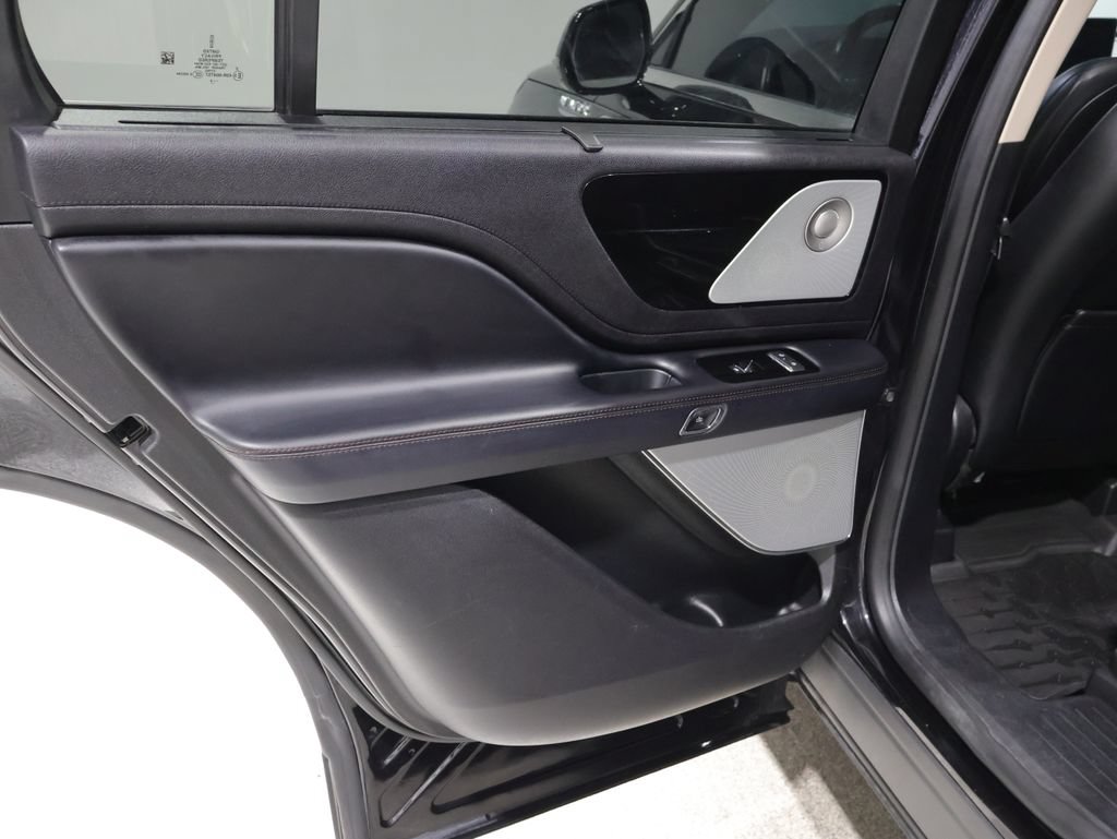 Used 2020 Lincoln Aviator Reserve w/ Equipment Group 202A AWD/4WD image 19