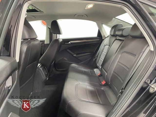 Used 2020 Volkswagen Passat 2.0T R-Line FWD image 21