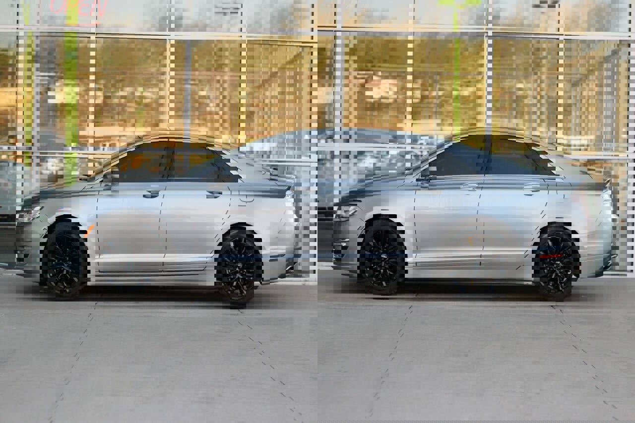 Used 2020 Lincoln MKZ AWD w/ Convenience Package image 4