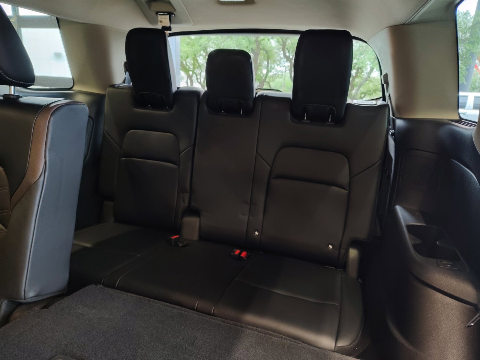 Used 2023 Nissan Pathfinder Platinum w/ Cargo Package FWD image 28