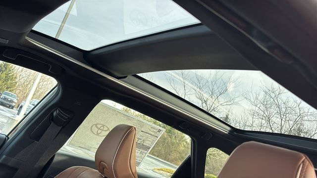 New 2026 Toyota Crown Signia image 11