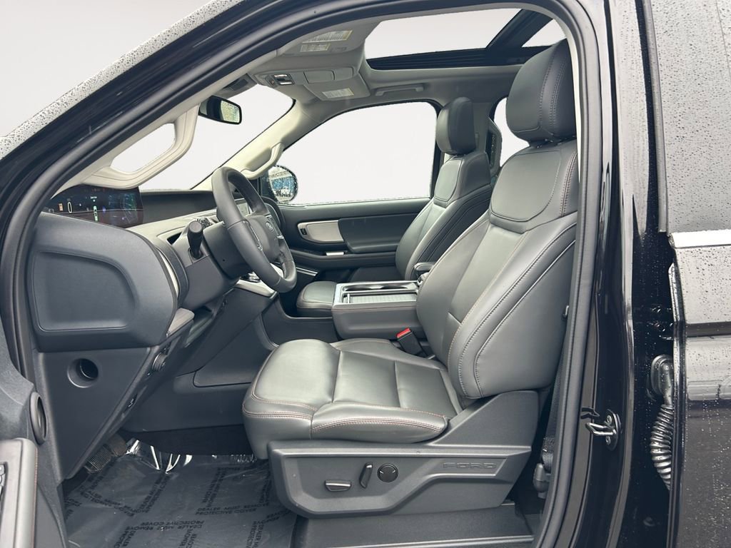 Used 2025 Ford Expedition Active image 15