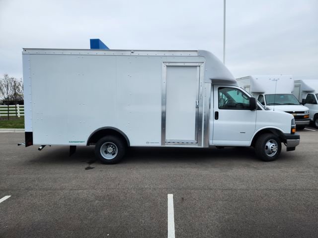 New 2026 Chevrolet Express 3500 w/ Power Convenience Package RWD image 9