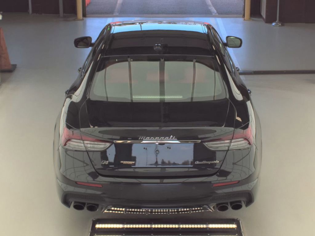Used 2023 Maserati Quattroporte Modena Q4 image 3