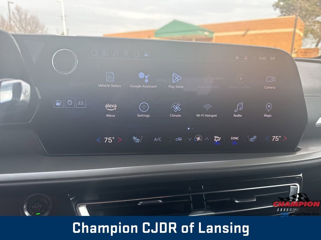 Used 2024 Chevrolet Traverse LT image 34