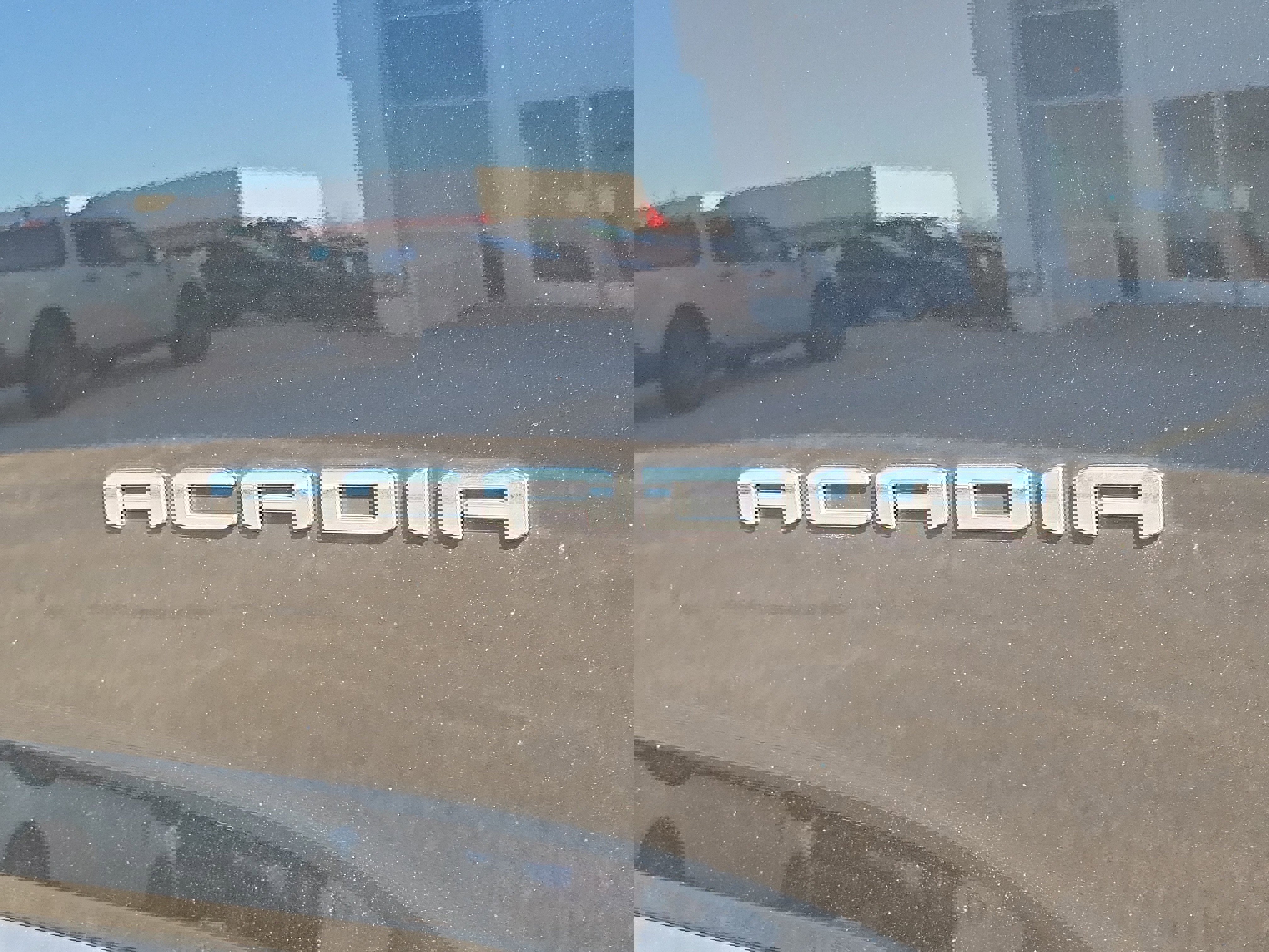 Used 2023 GMC Acadia SLE w/ Driver Convenience Package image 6