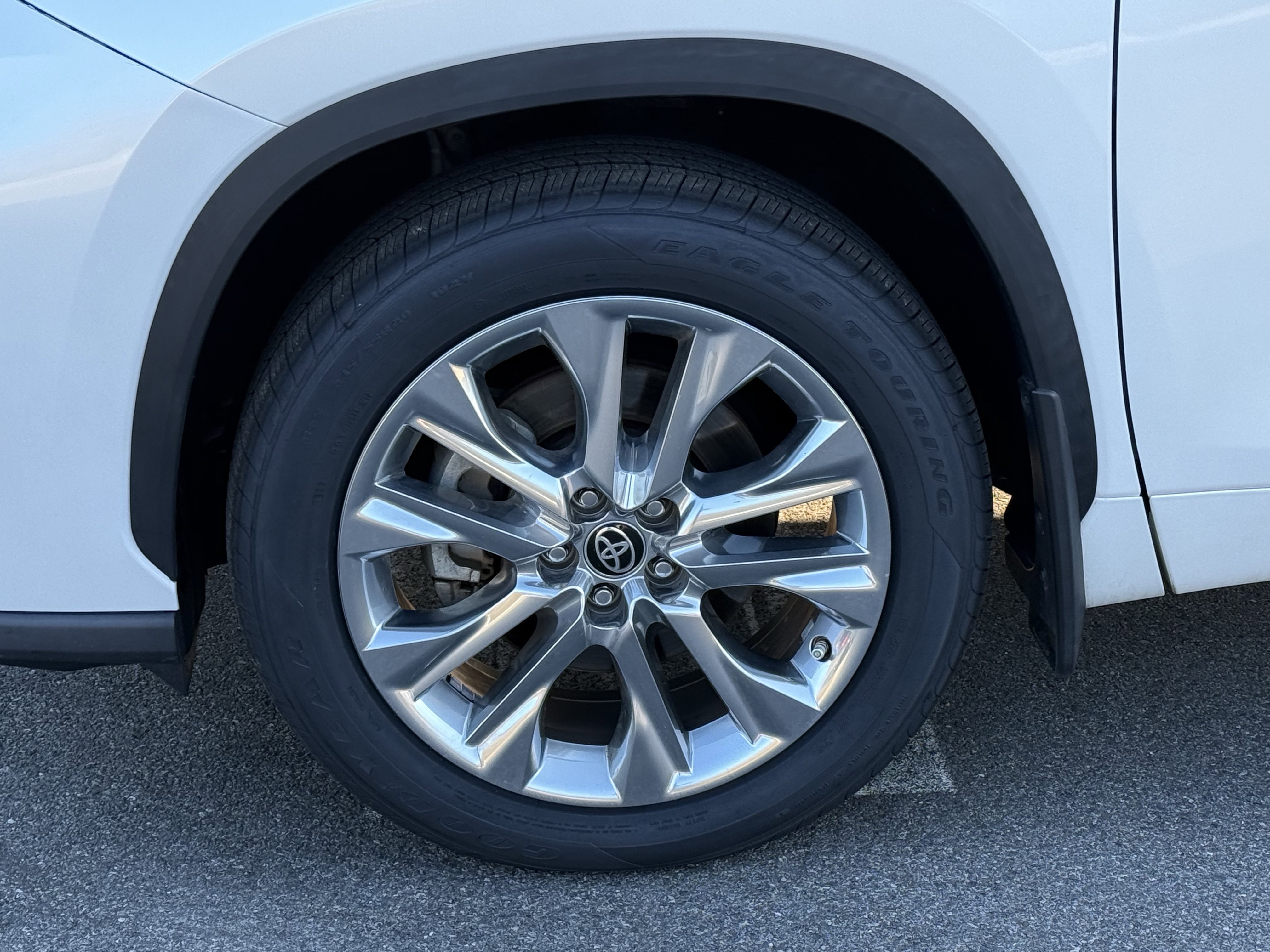 Used 2022 Toyota Highlander Limited image 9