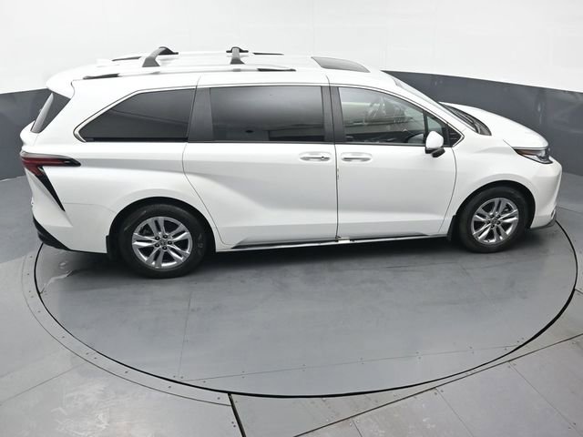Used 2023 Toyota Sienna Limited image 48