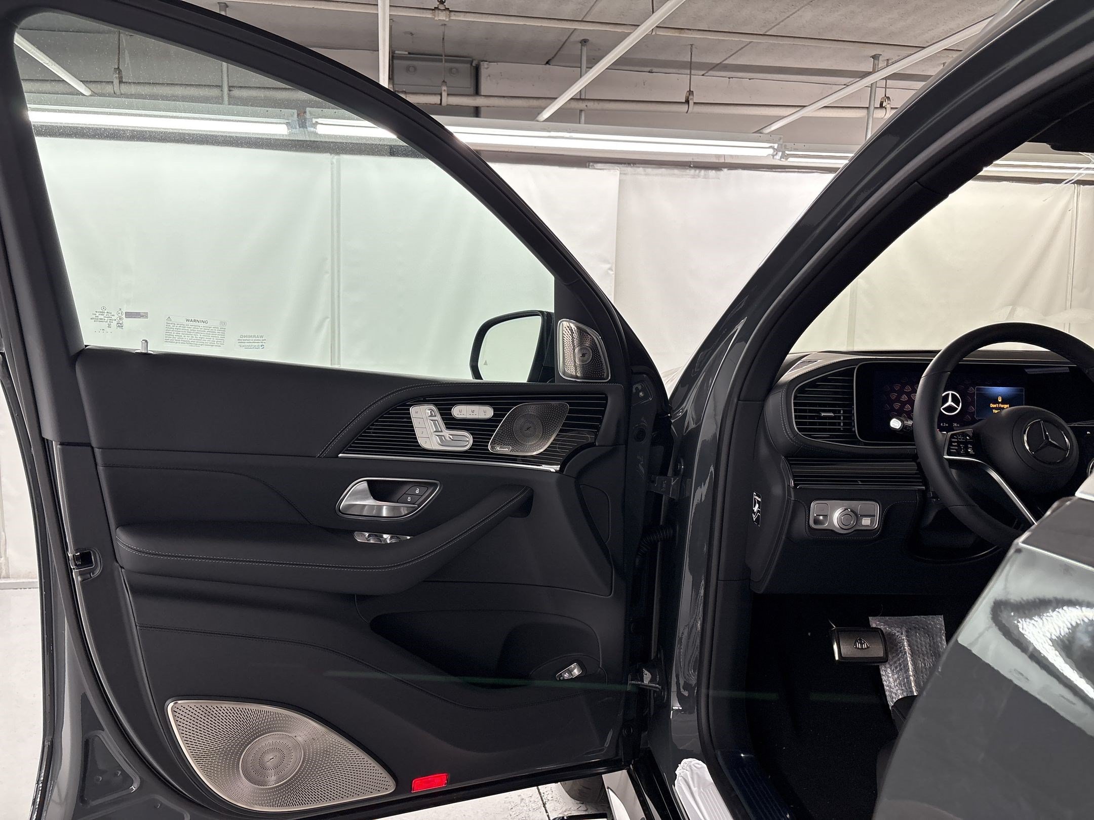 New 2026 Mercedes-Benz Maybach GLS 600 4MATIC image 5